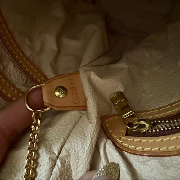 Louis Vuitton Monogram Petit Bucket Bag - Picture 7 of 10